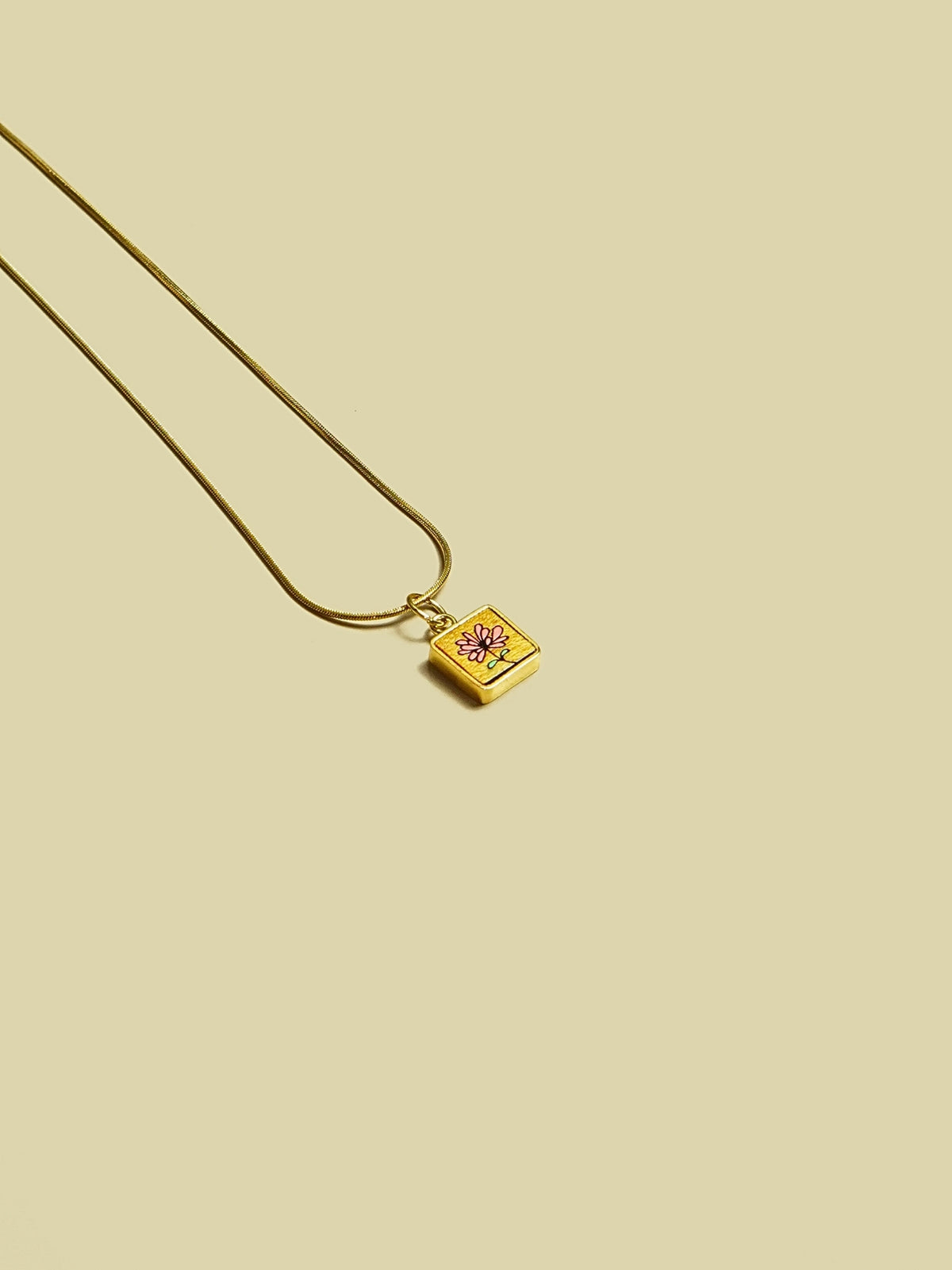CHRYSANTEMUM NECKLACE