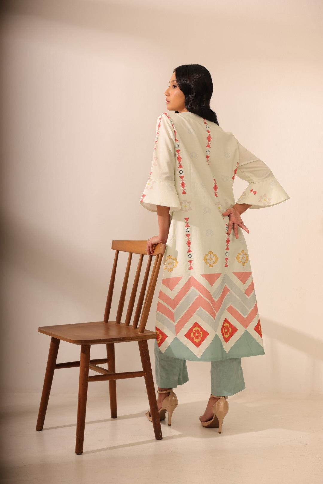 Beige Sleeveless Outer