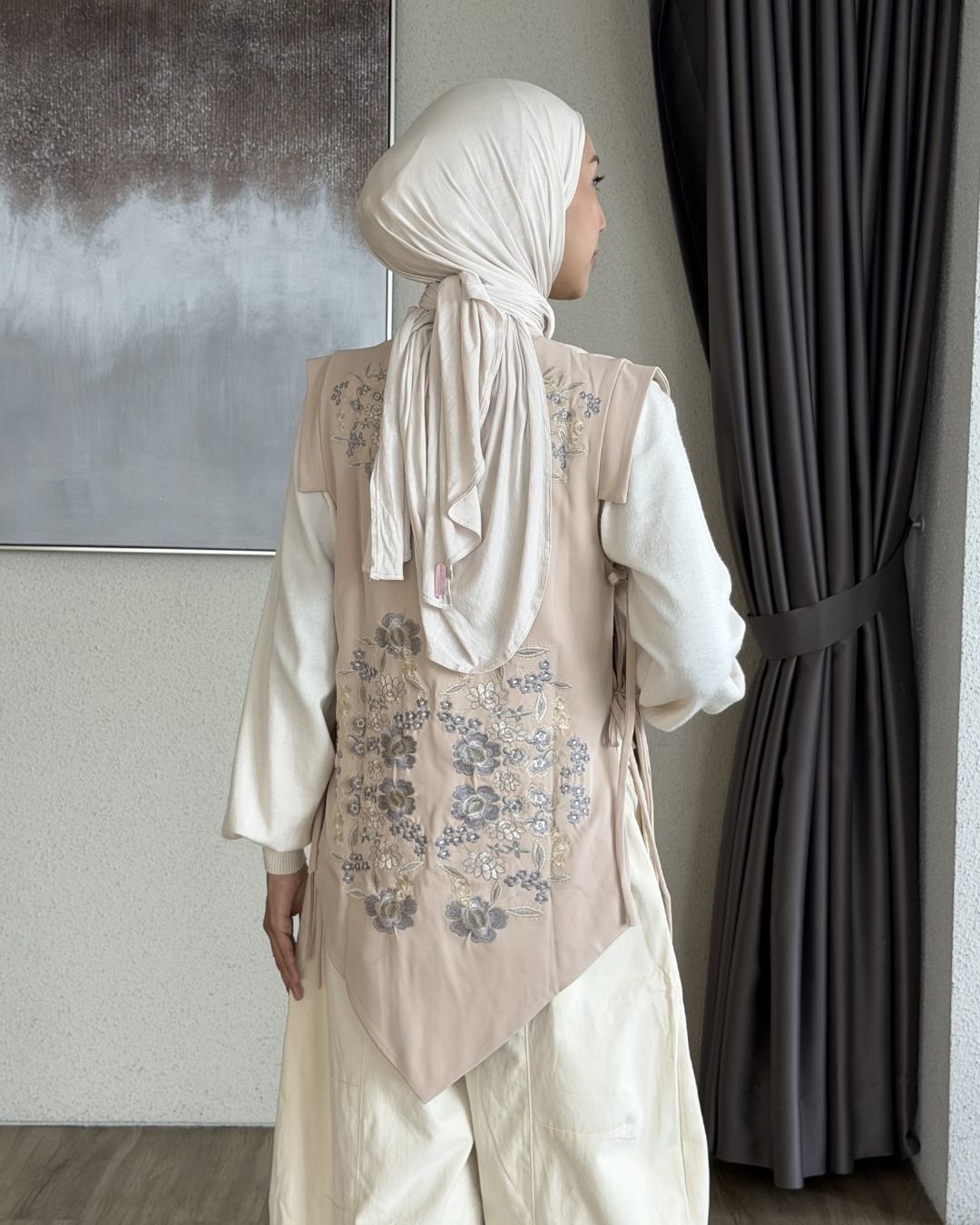 NONAETAL AURANTIA WHISPER EMBROIDERY VEST WINTER CREAM - CREAM GRAY