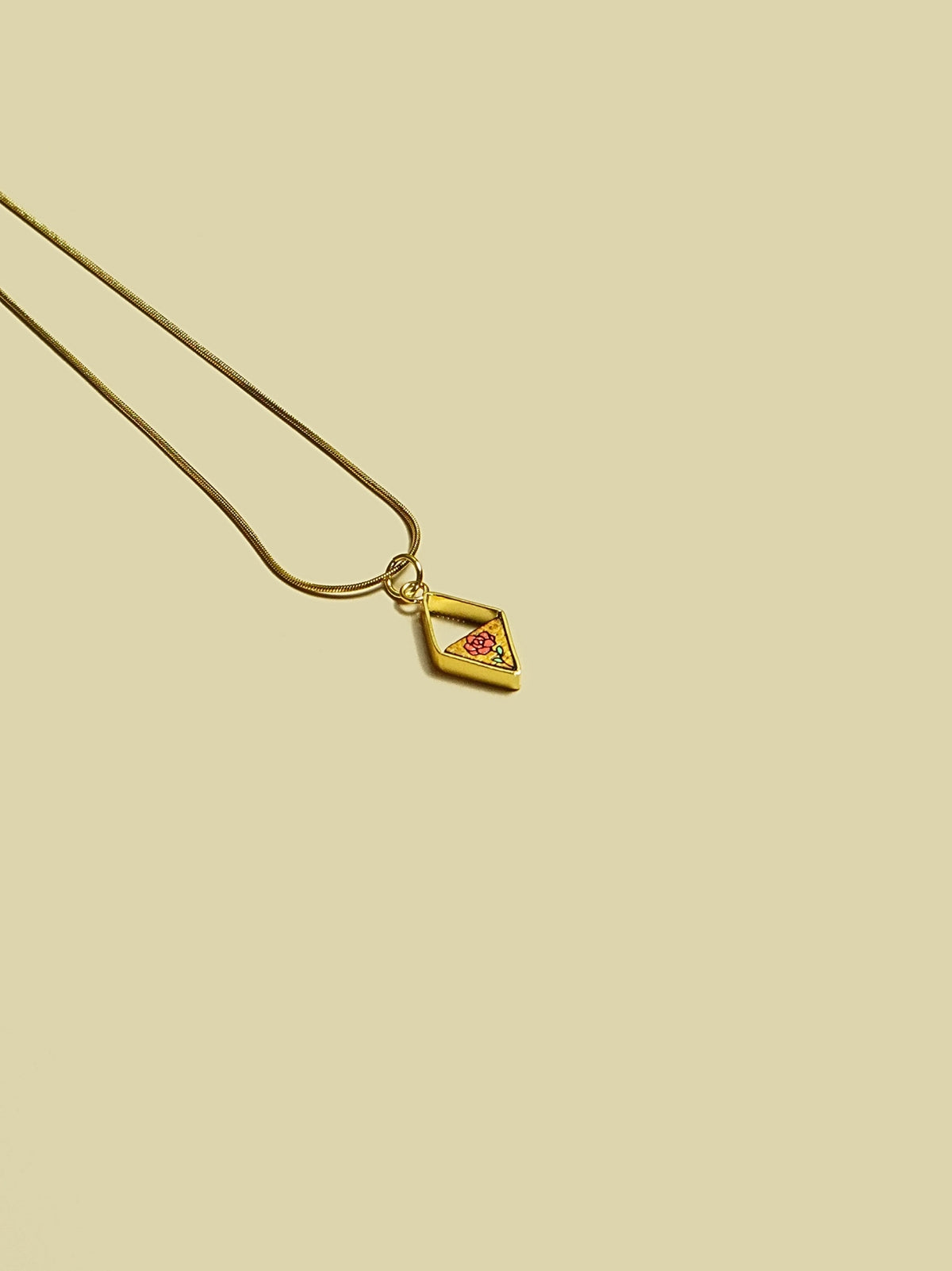ROSE NECKLACE