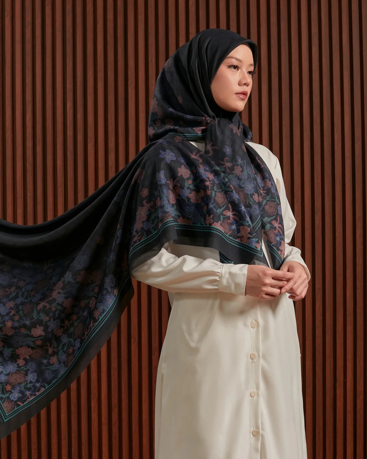 Gardenia Square Scarf - Navy