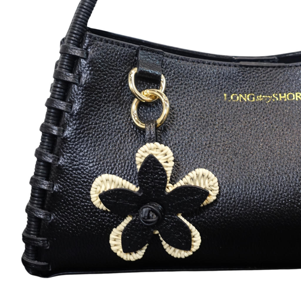 Wresti Medium Black on Black