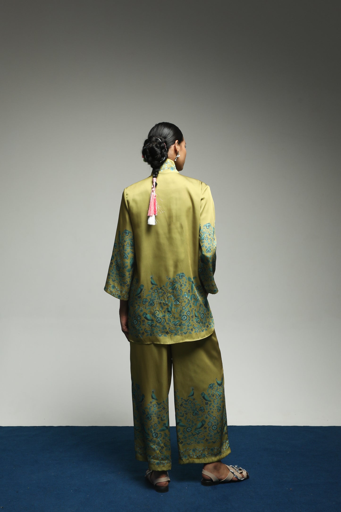 TROPIPELAGO - BIRDS HIGHNECK OUTER OLIVE (PRE-ORDER)