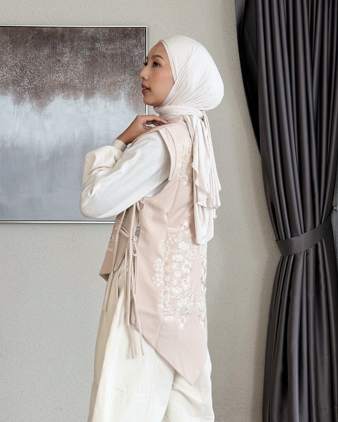 NONAETAL AURANTIA WHISPER EMBROIDERY VEST WINTER CREAM - SOFT PINK