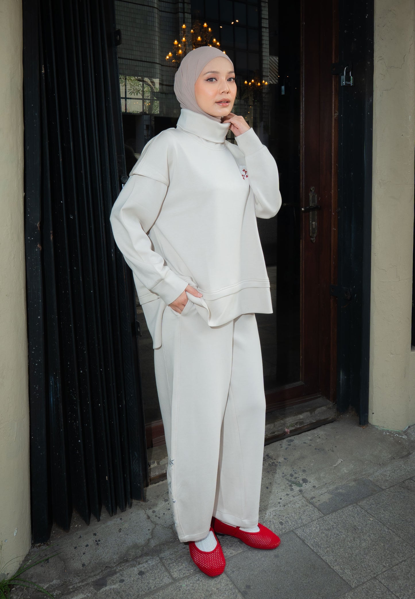 NONAETAL TIMBER FUNNEL HIP LENGHT TOP LONG SLEEVE CREAM