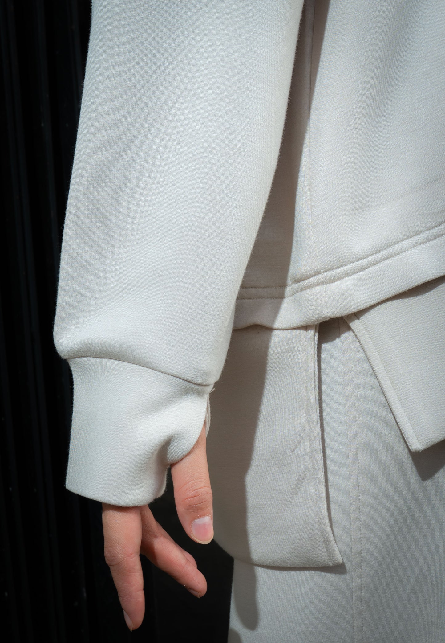 NONAETAL TIMBER FUNNEL HIP LENGHT TOP LONG SLEEVE CREAM