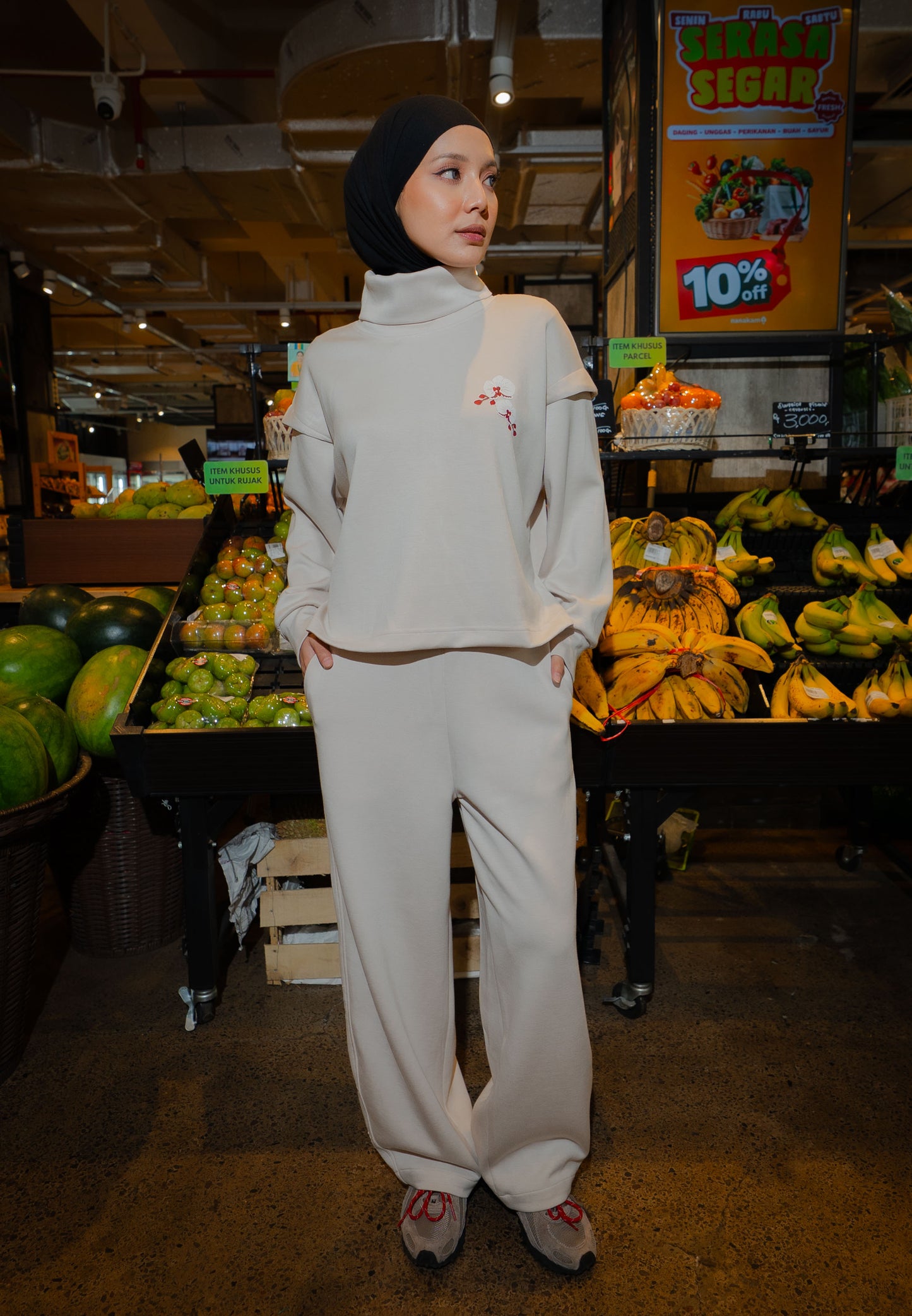 NONAETAL TIMBER FUNNEL TOP LONG SLEEVE CREAM
