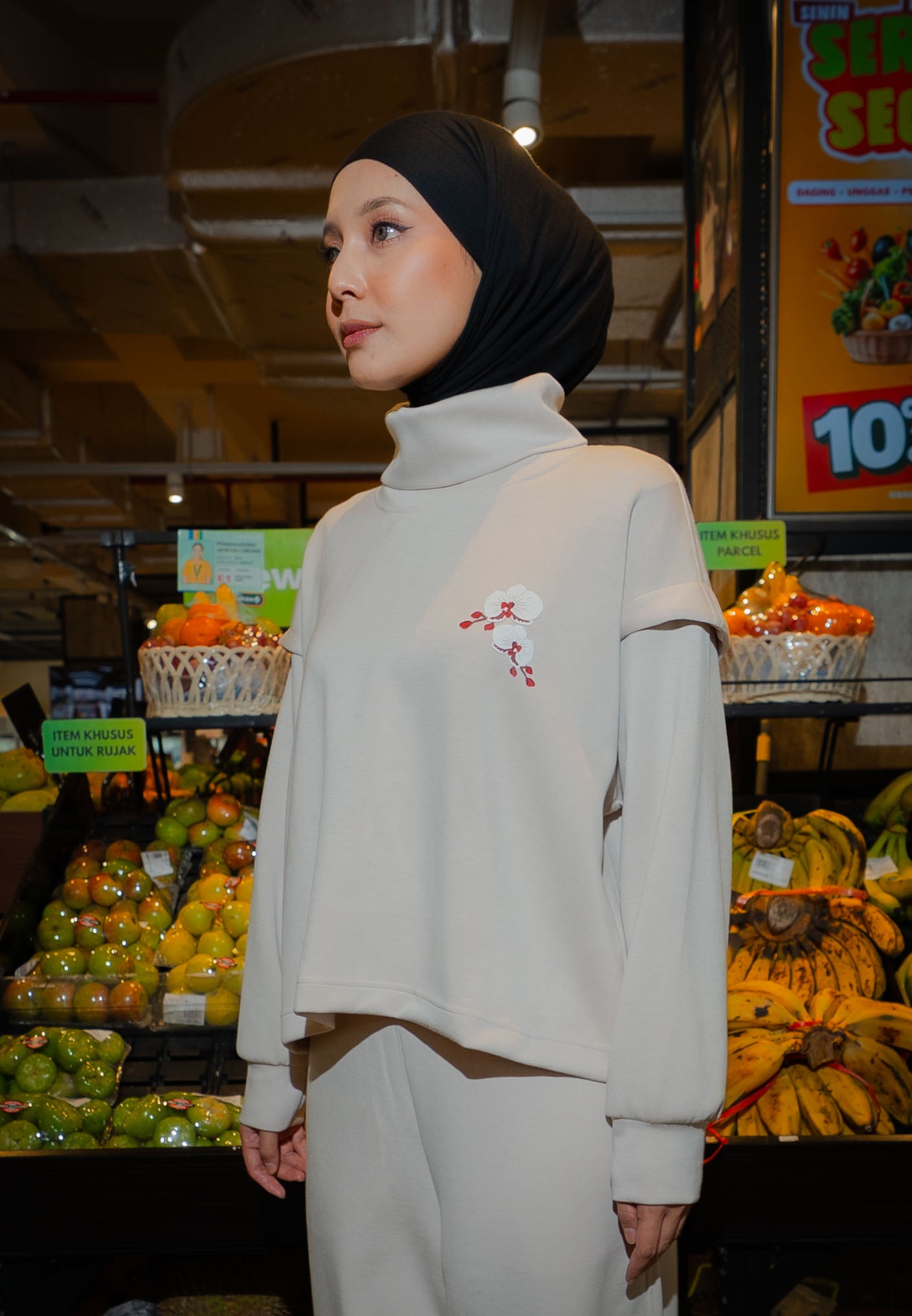 NONAETAL TIMBER FUNNEL TOP LONG SLEEVE CREAM