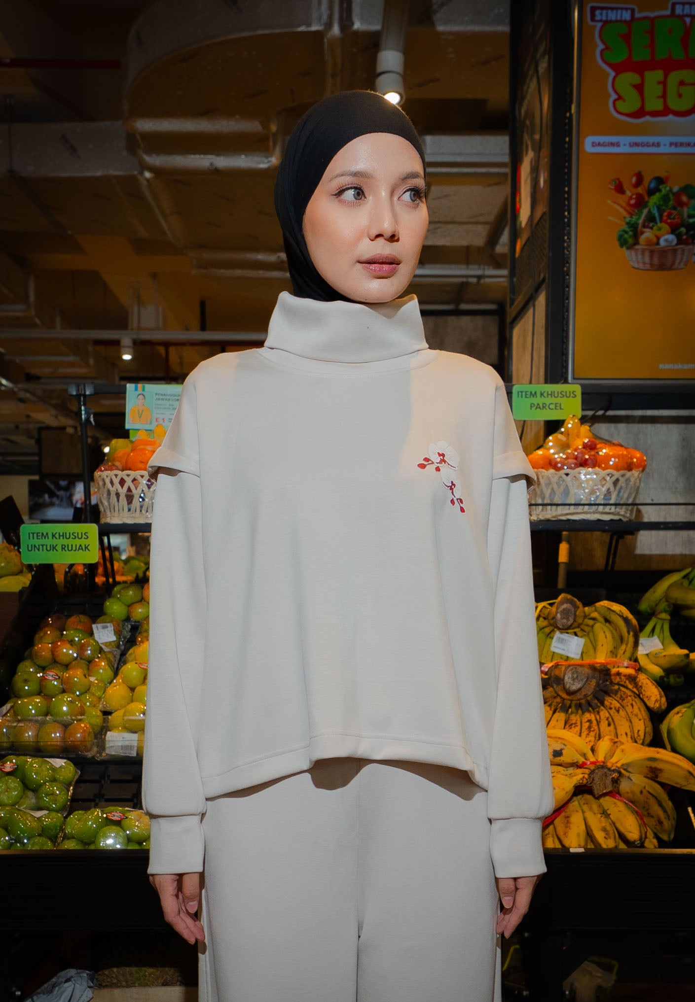 NONAETAL TIMBER FUNNEL TOP LONG SLEEVE CREAM