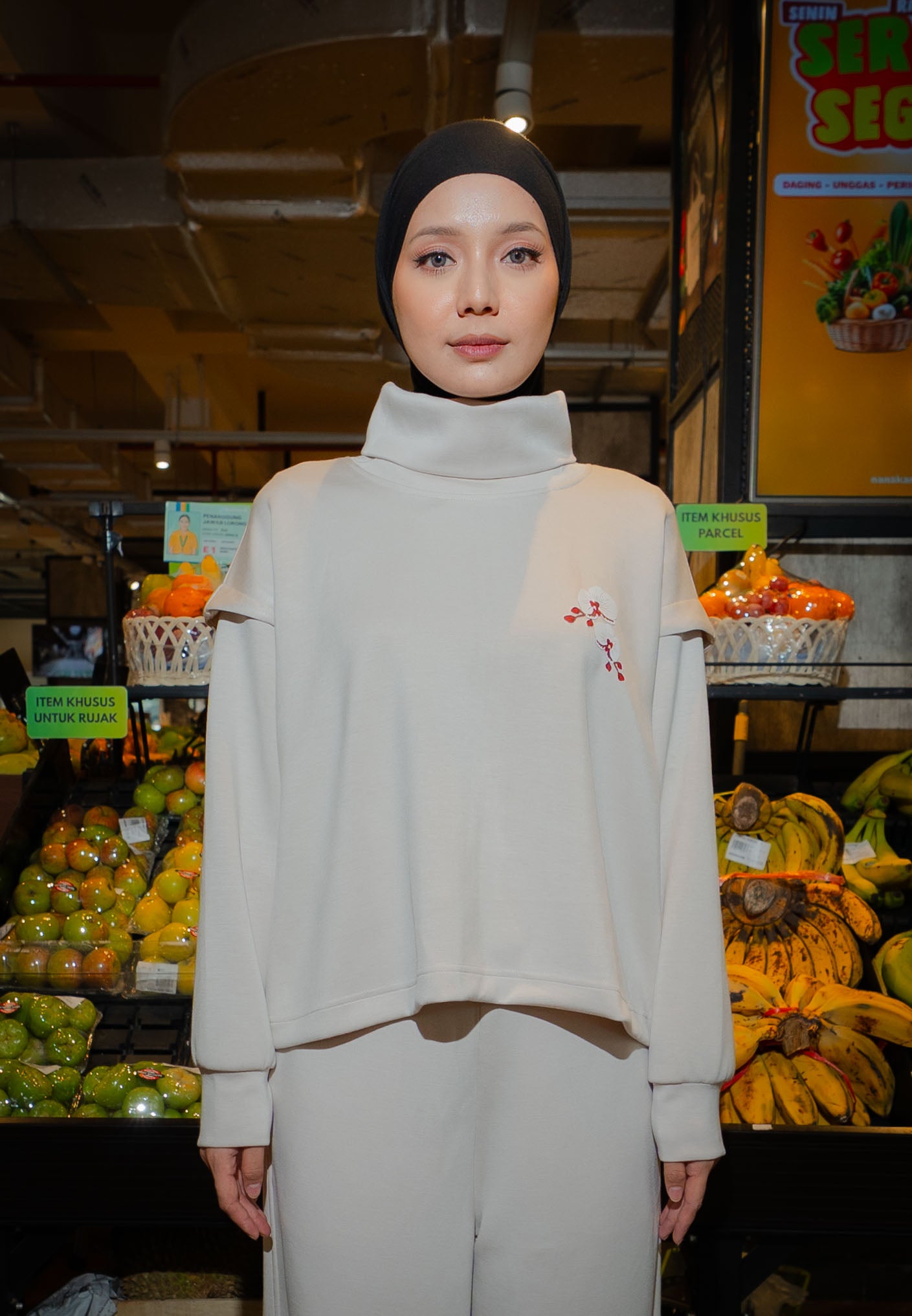 NONAETAL TIMBER FUNNEL TOP LONG SLEEVE CREAM