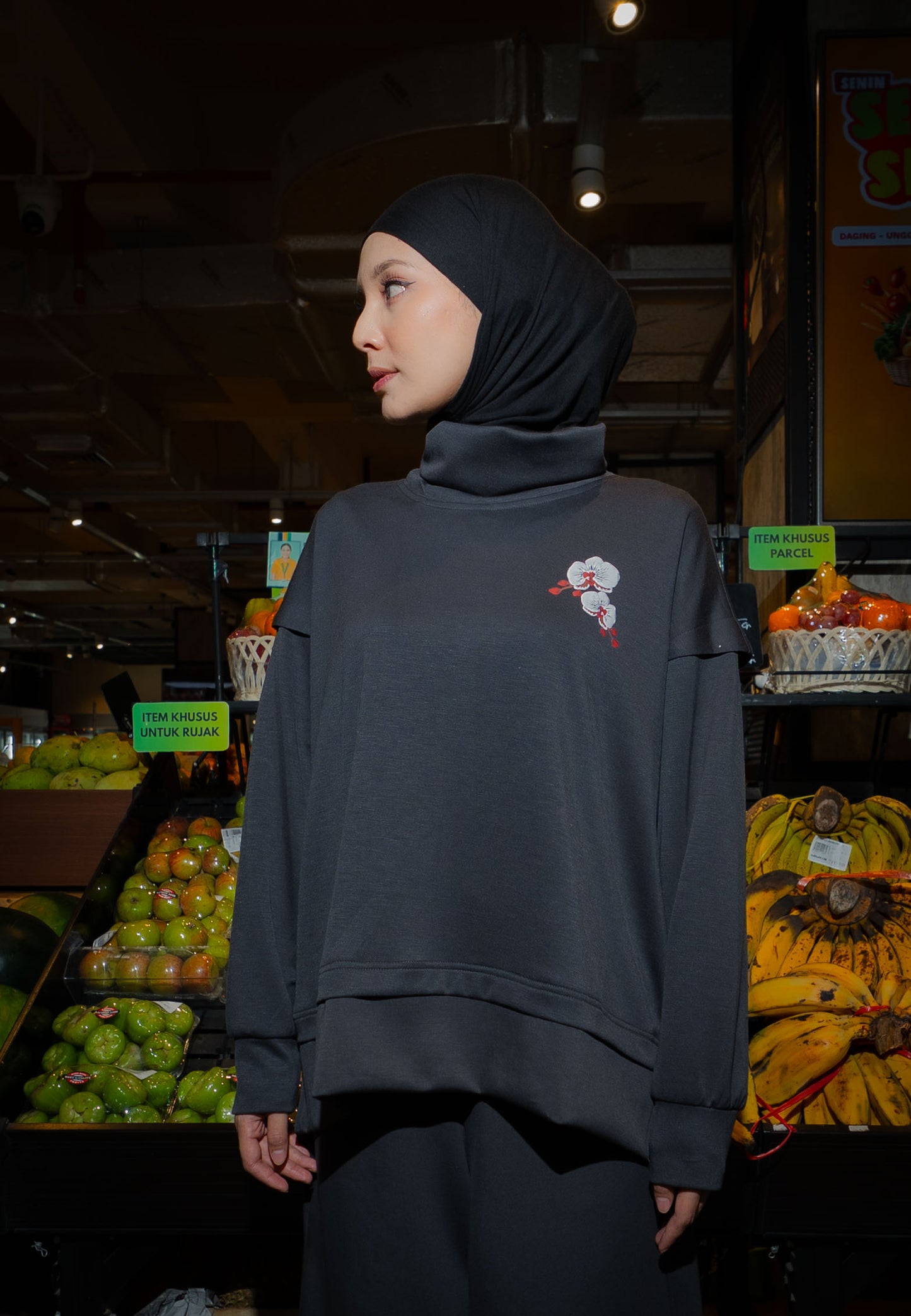NONAETAL TIMBER FUNNEL HIP LENGHT TOP LONG SLEEVE BLACK