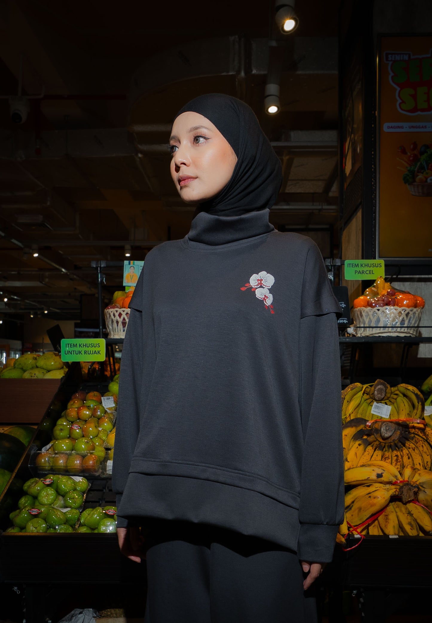 NONAETAL TIMBER FUNNEL HIP LENGHT TOP LONG SLEEVE BLACK