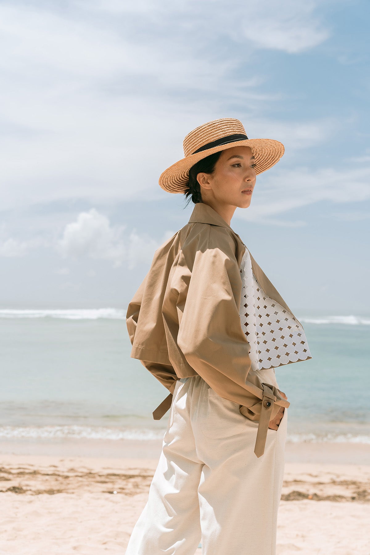 Petra Outer Khaki-White