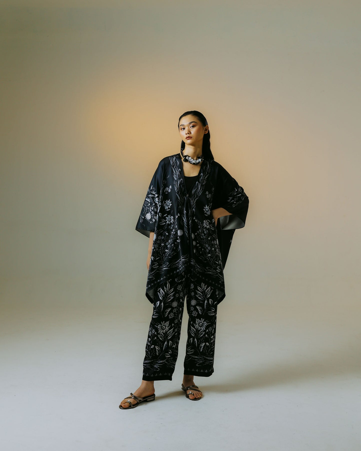 DAHLIA KIMONO - BLACK