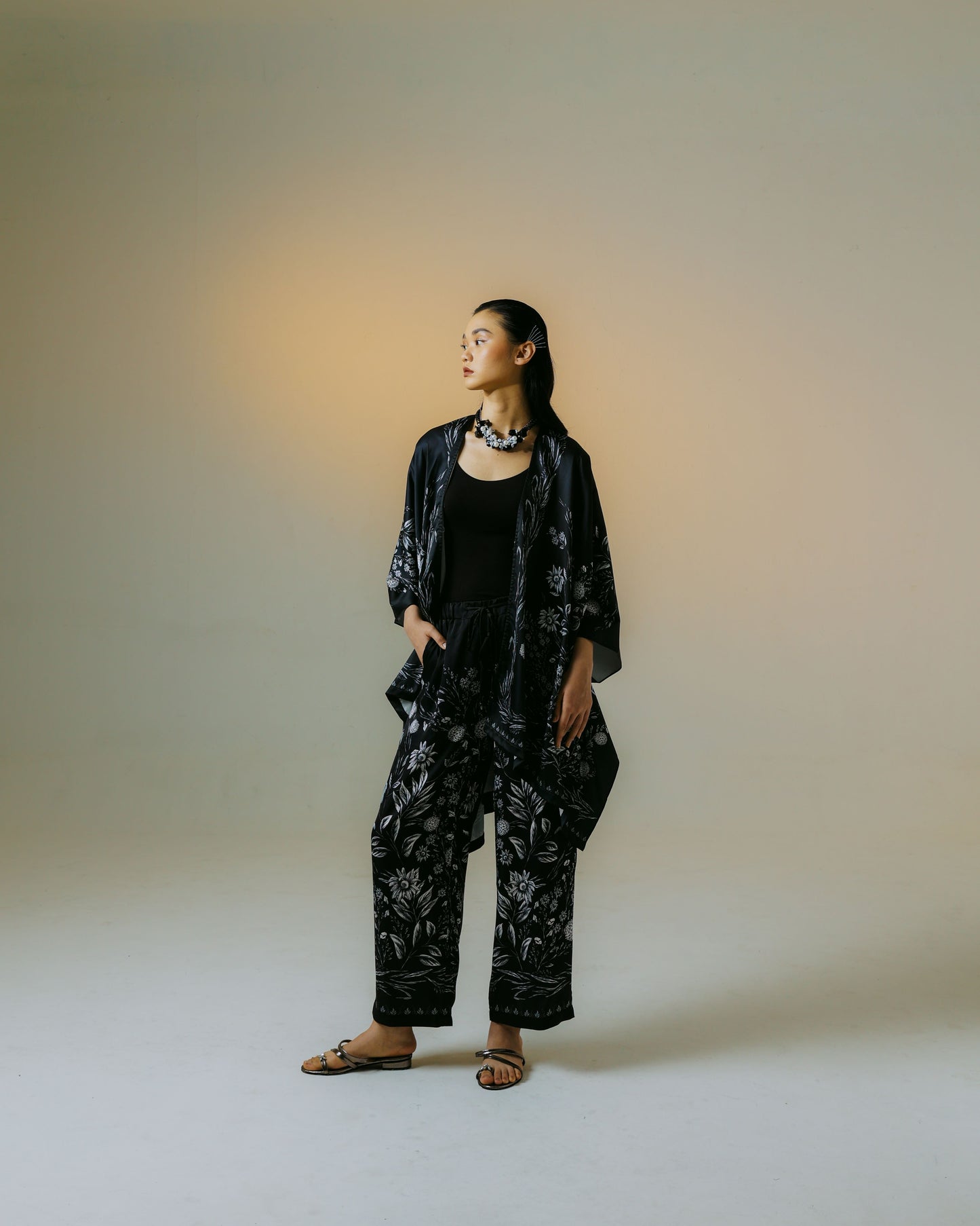 DAHLIA KIMONO - BLACK