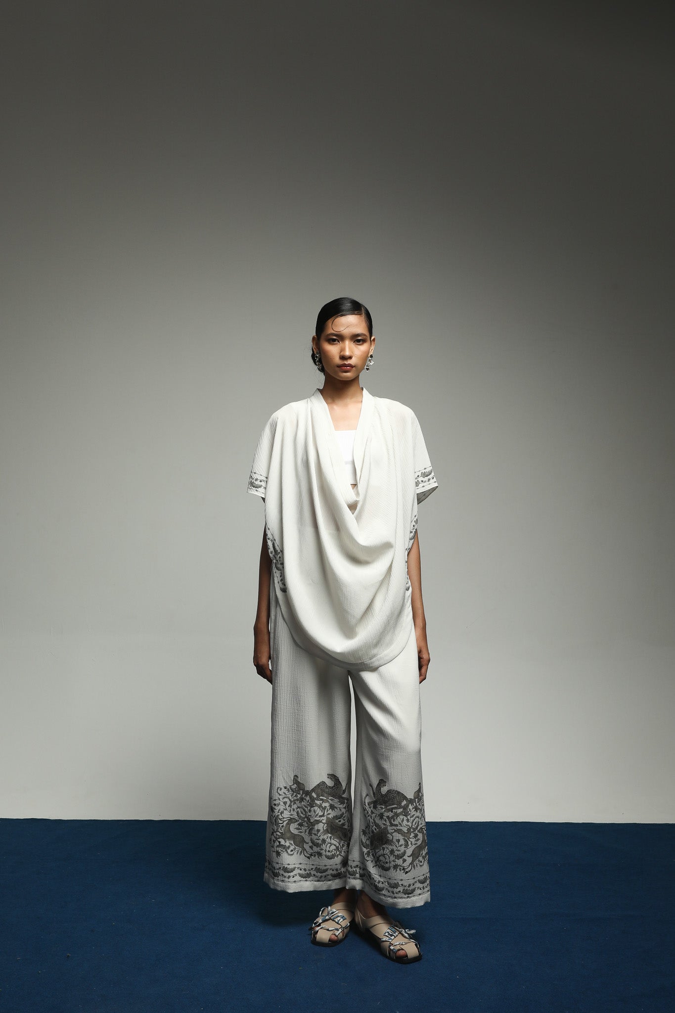 PURANA DRAPED TOP OFF TROPIPELAGO JUNGLE OFF-WHITE (PRE-ORDER)