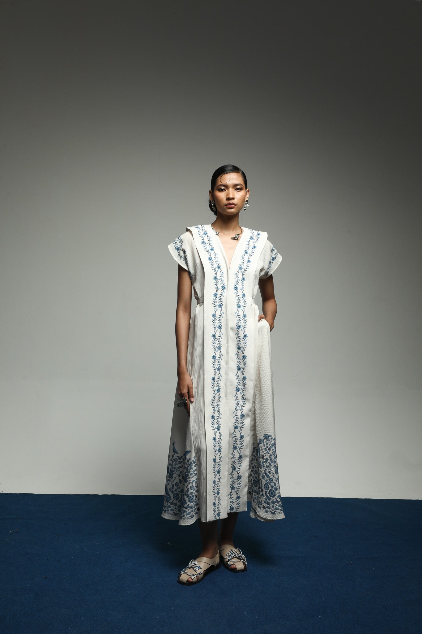 PURANA MAXI LAPEL LONG DRESS TROPIPELAGO BIRDS - OFF WHITE