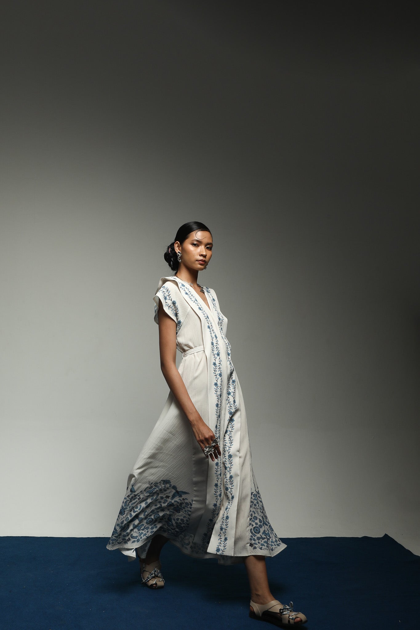 PURANA MAXI LAPEL LONG DRESS TROPIPELAGO BIRDS - OFF WHITE