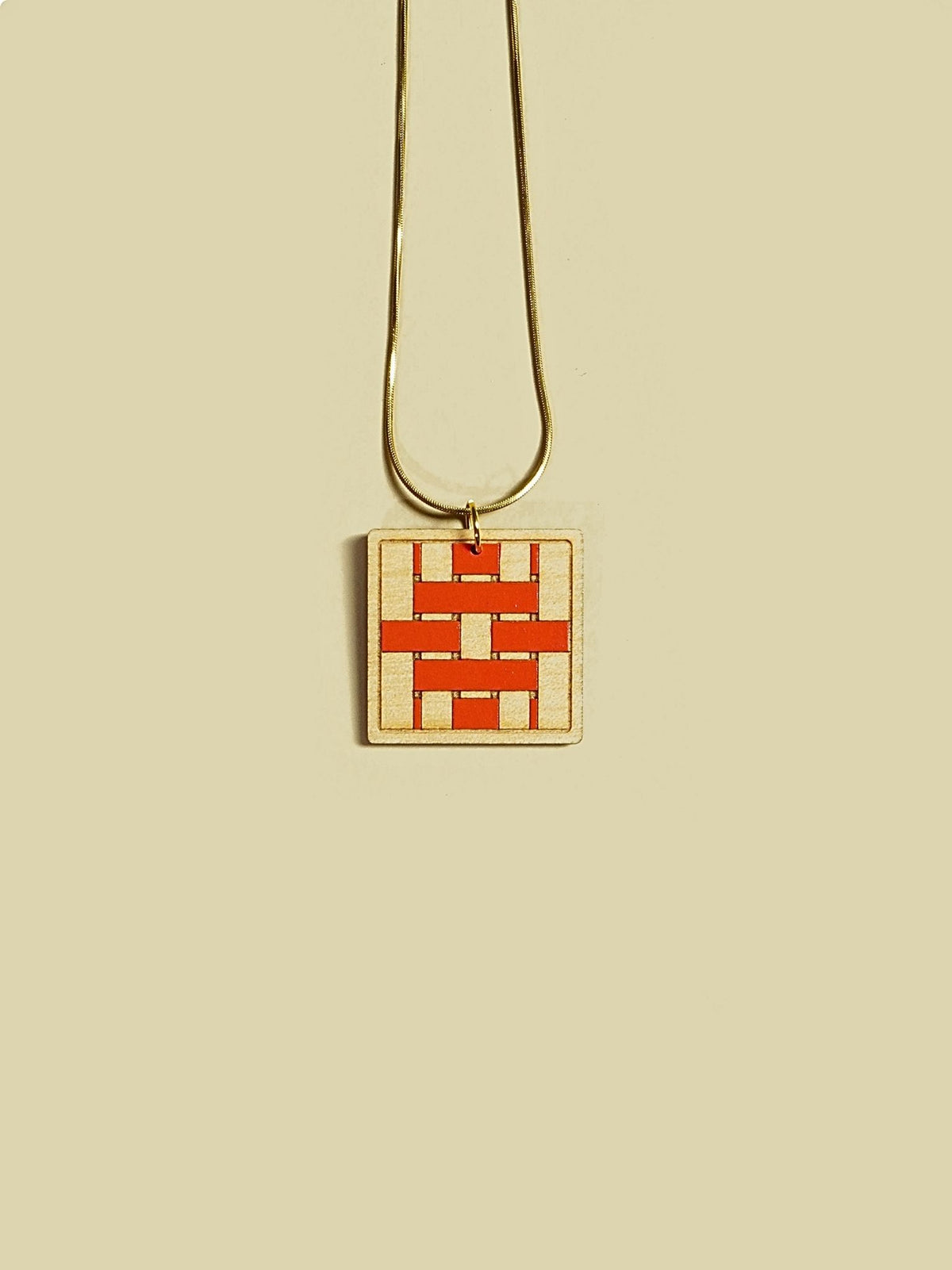 LARAS NECKLACE