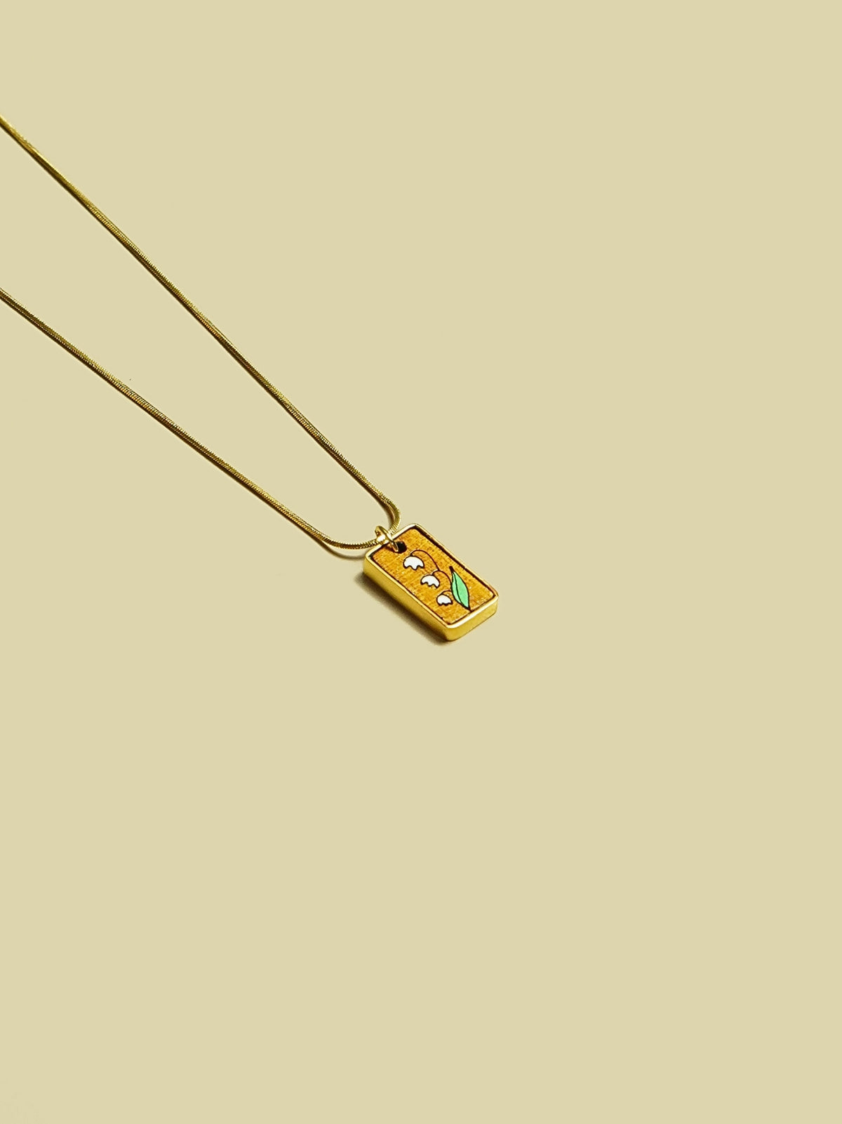 LILY NECKLACE