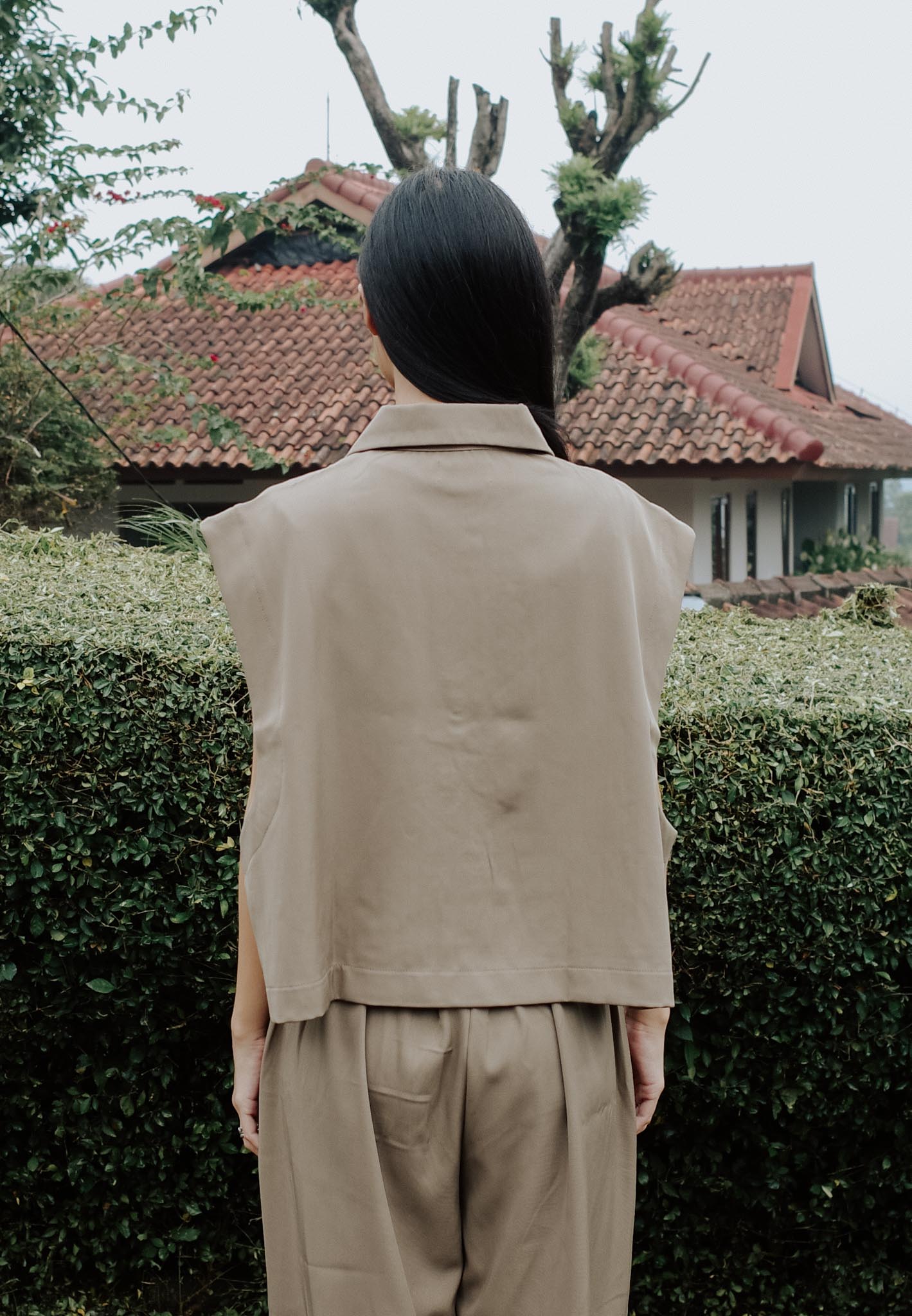 NONAETAL HIBISCUS VEST ESPRESSO