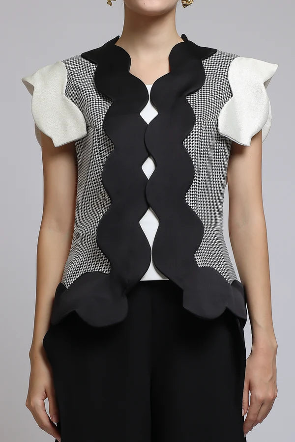 SCALLOPED CHECKERED BLOUSE