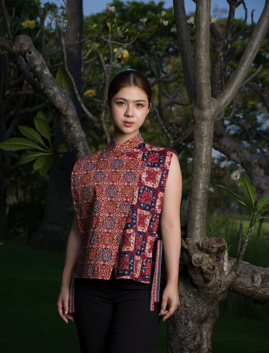 PAVI BATIK VEST IN RED