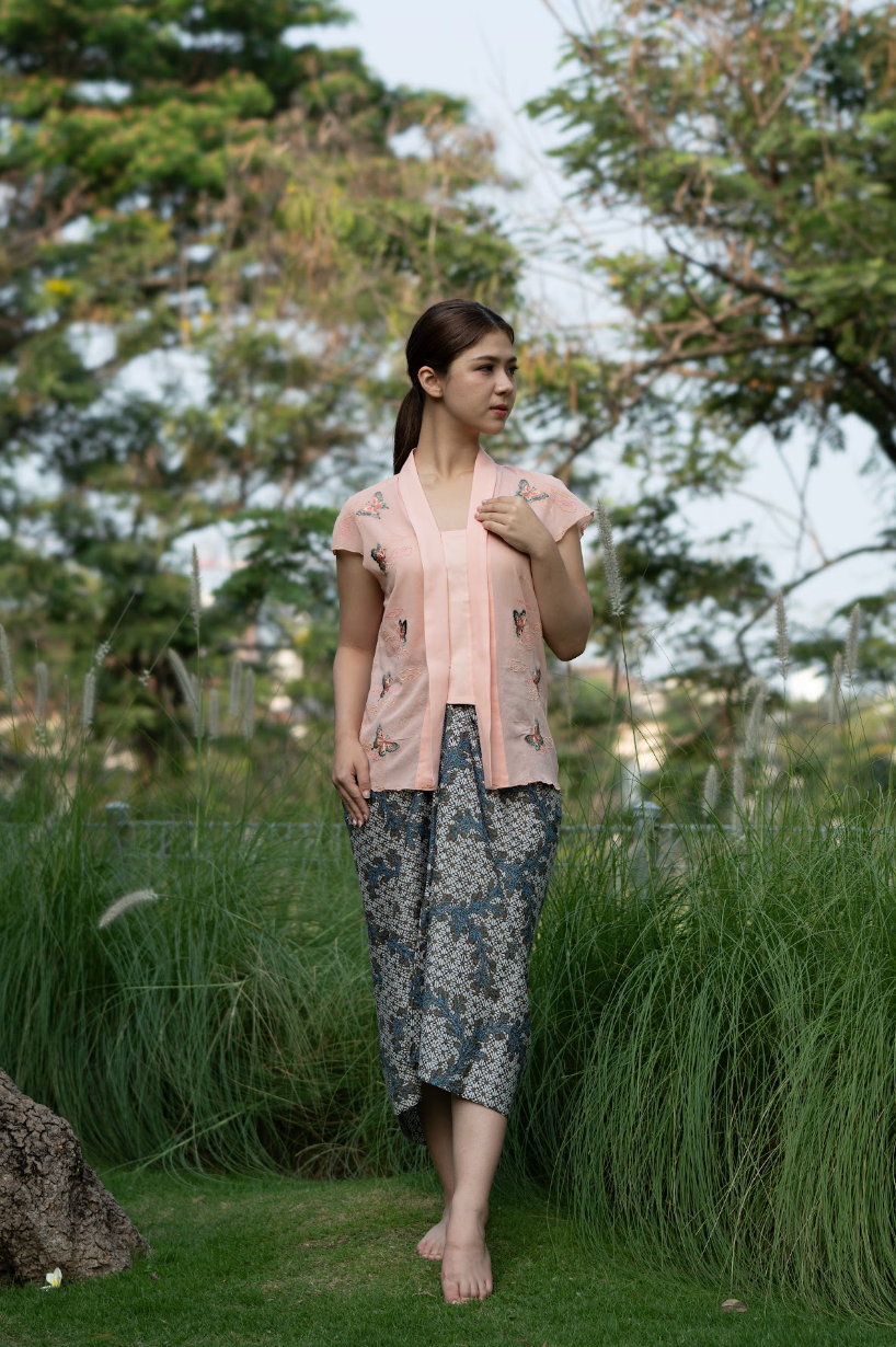 AME EMBROIDERY KEBAYA