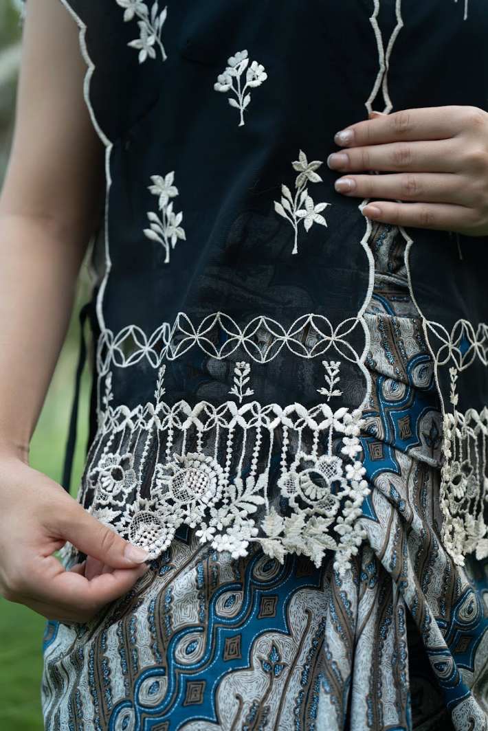 PADMASARI EMBROIDERY VEST