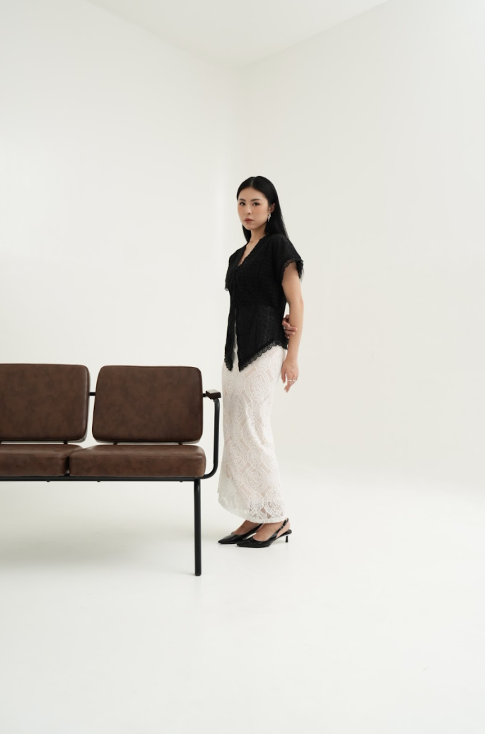 RANIA BLACK SQUARE TOP