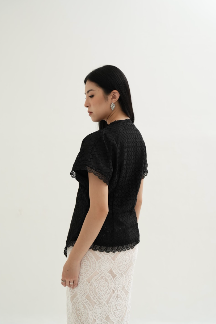 RANIA BLACK SQUARE TOP