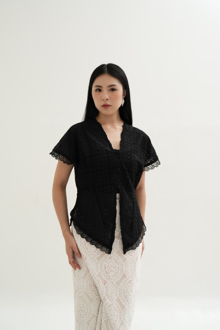 RANIA BLACK SQUARE TOP