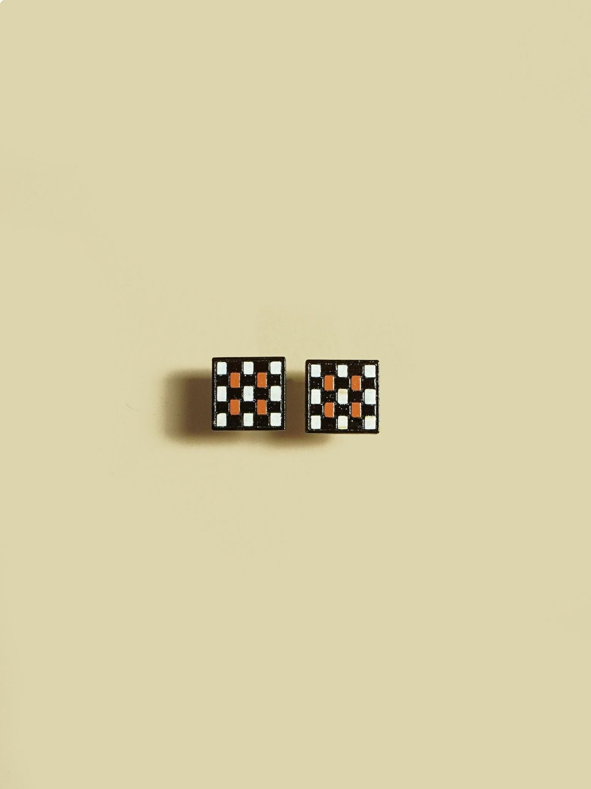 TAUT EARRINGS