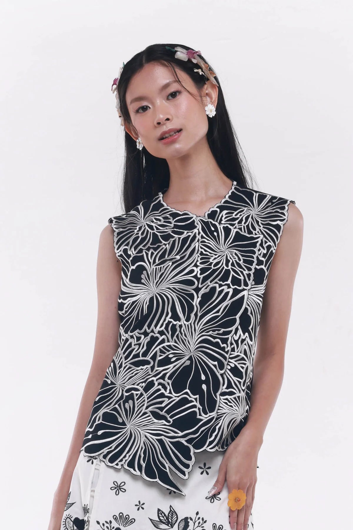 Haut fleuri Ava en jean de Suedeson