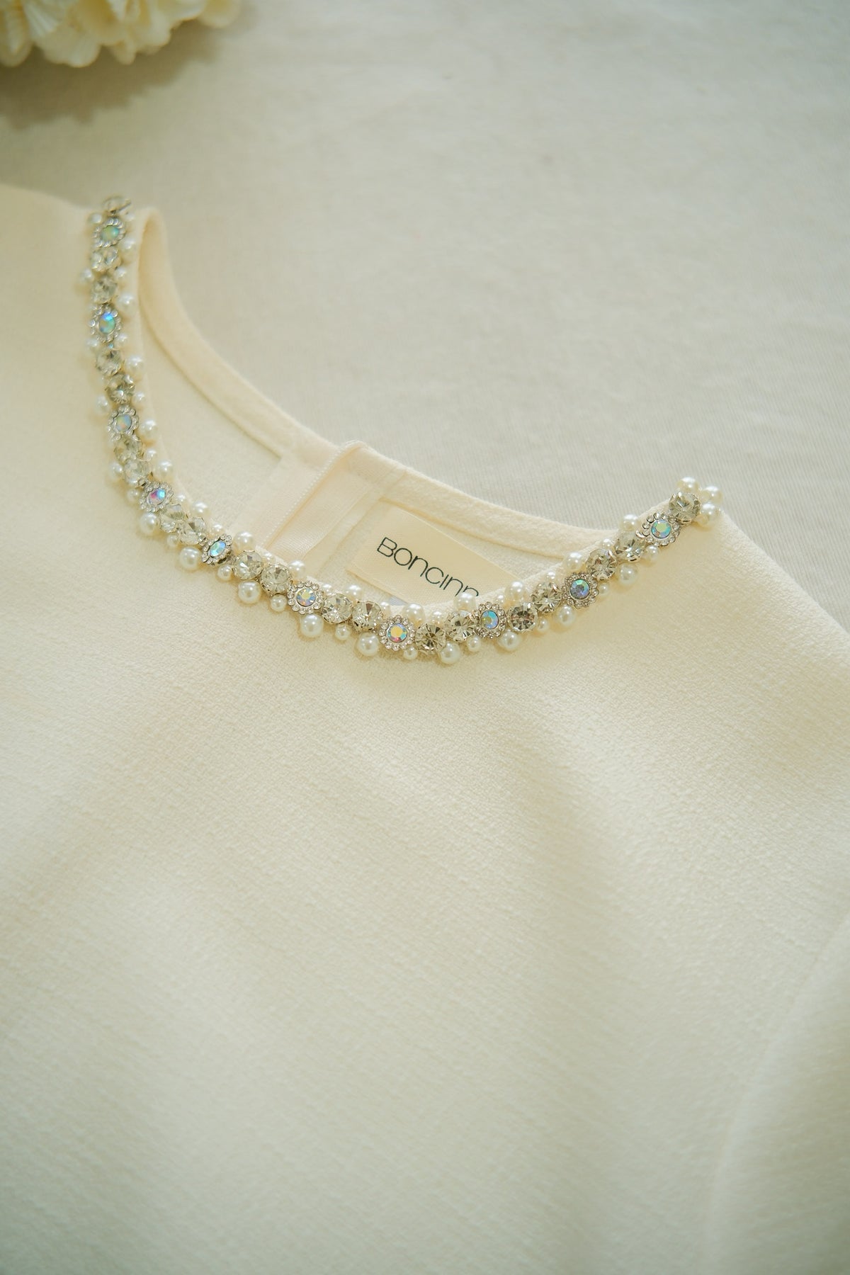 PEARLY BUTTER YELLOW TOP