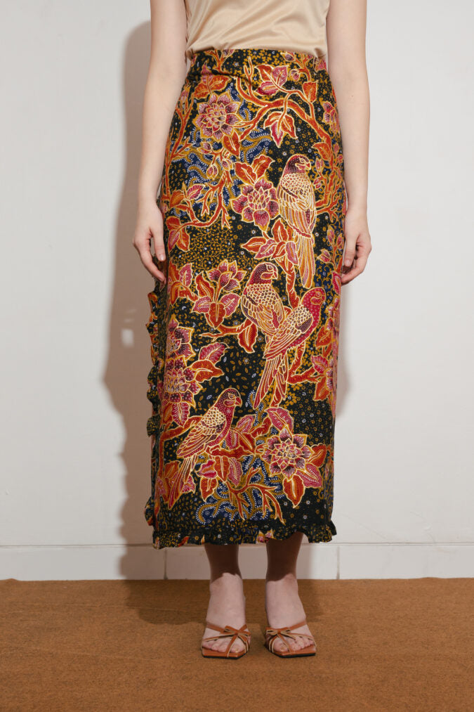 Anata Wrap Skirt In Black