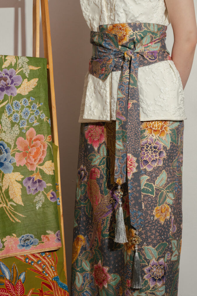 Siria Skirt In Grey + Obi Belt (Pre Order)