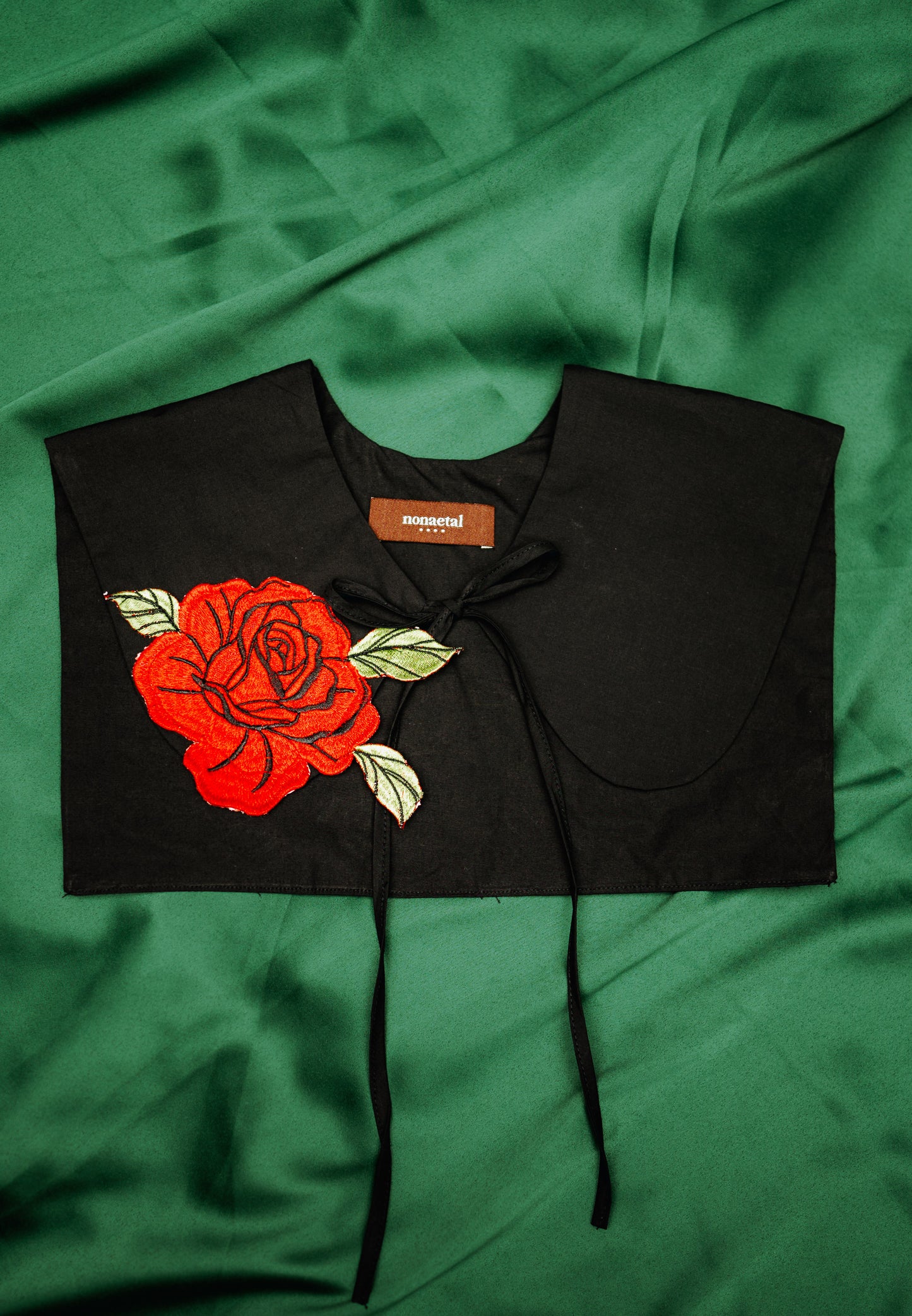 NONAETAL X HOJ PETALIA ROSEA COLLAR BLACK