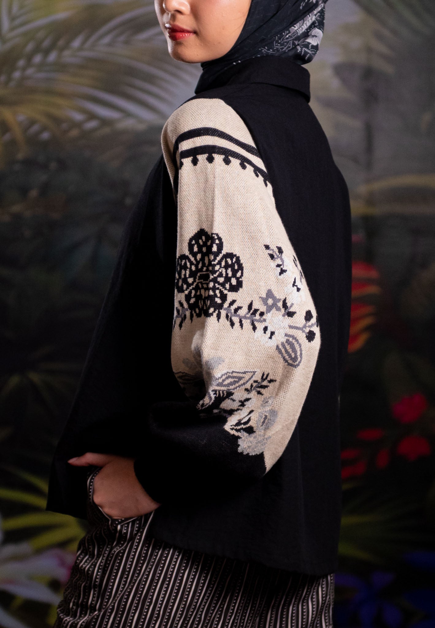 NONAETAL CELOSIA WHISPER KNIT TOP LONG SLEEVE BLACK