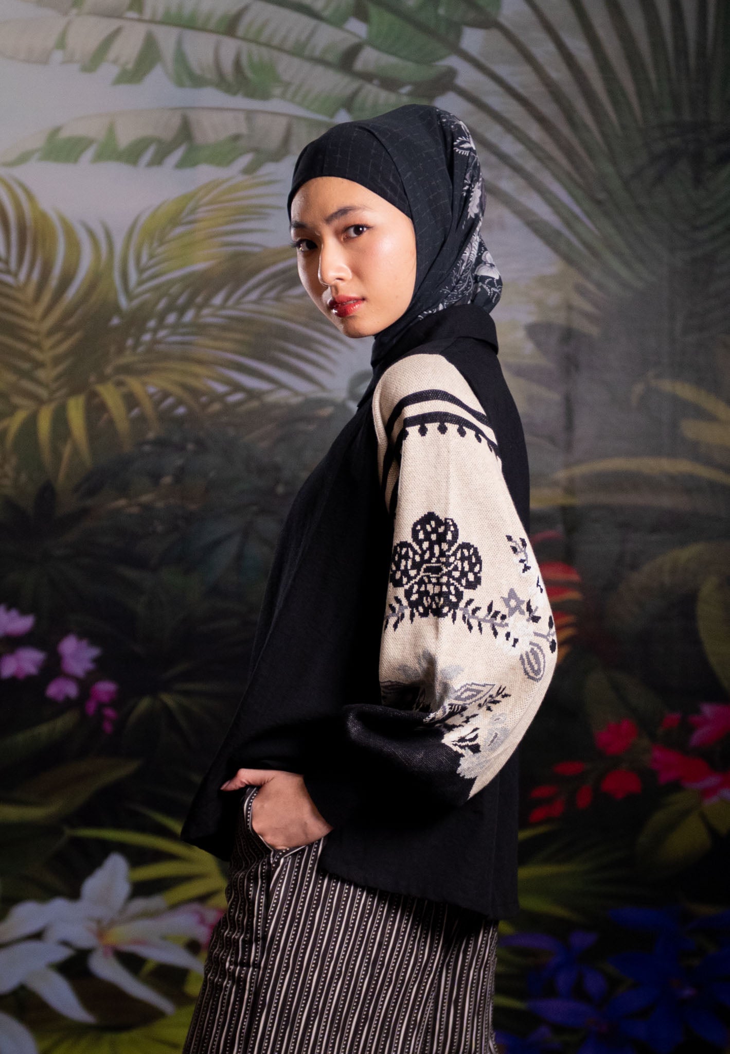 NONAETAL CELOSIA WHISPER KNIT TOP LONG SLEEVE BLACK