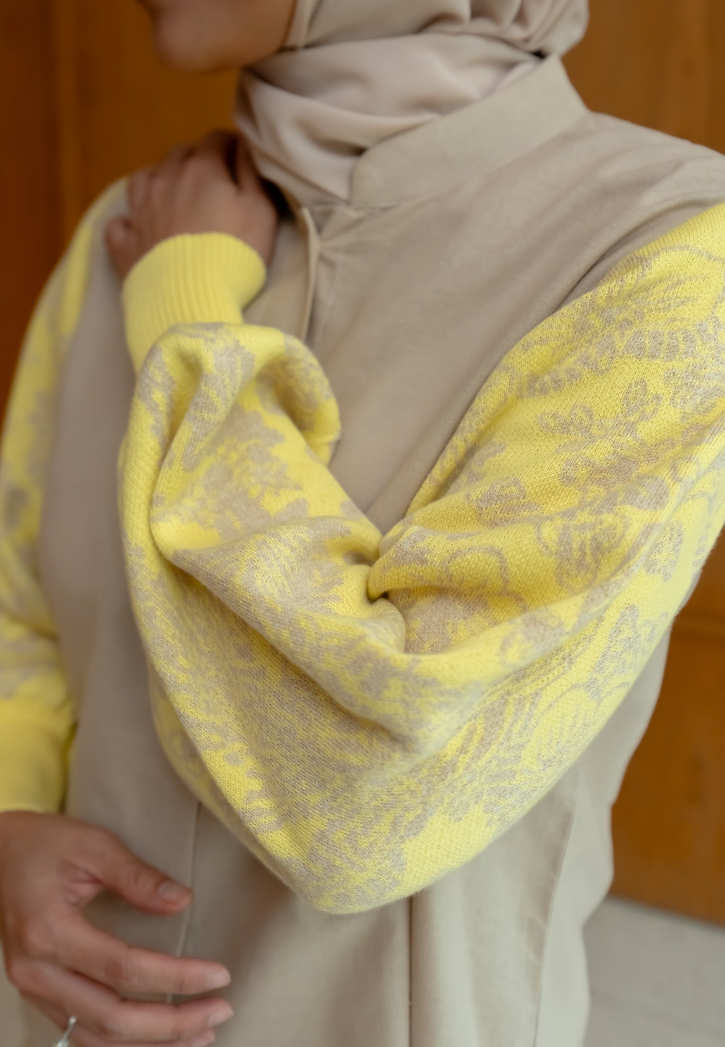 NONAETAL OSAKA HERITAGE TOP KNIT SLEEVE ECRU BUTTER YELLOW